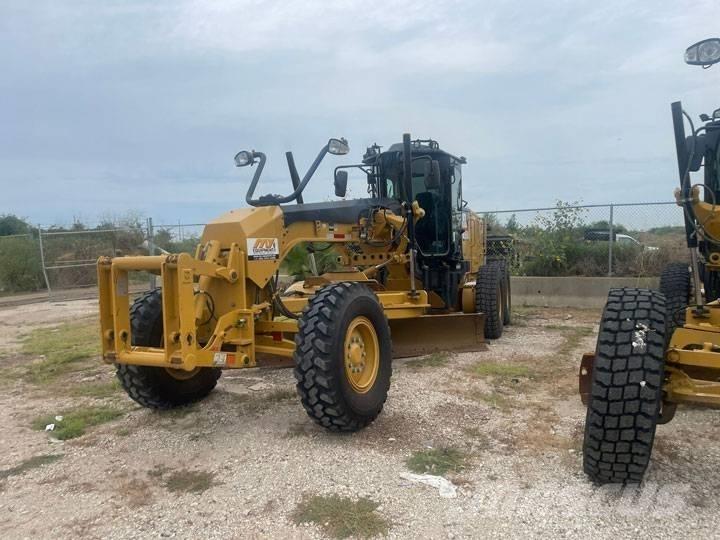 CAT 140 M 2 Graders