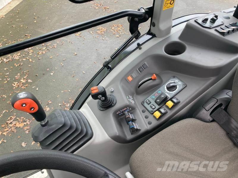 CLAAS NEXOS 240 M Tractors