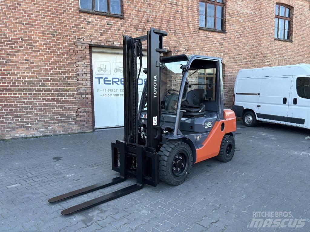 Toyota 06-8FDF30 Diesel trucks