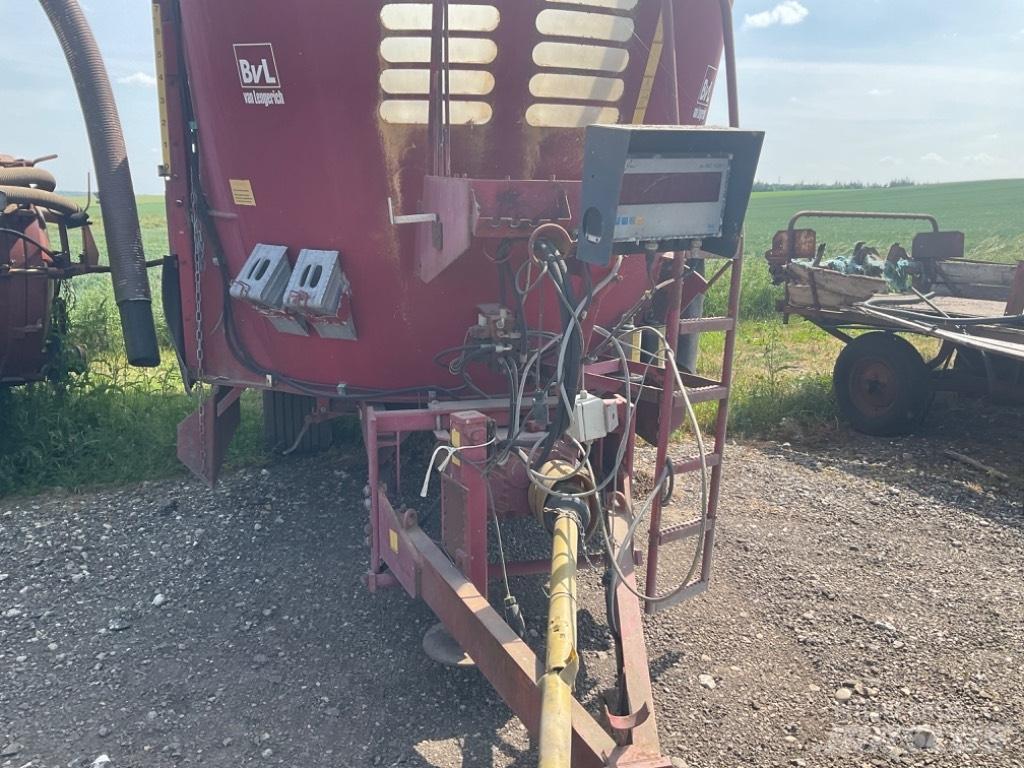BvL 24 2 s Forage wagons