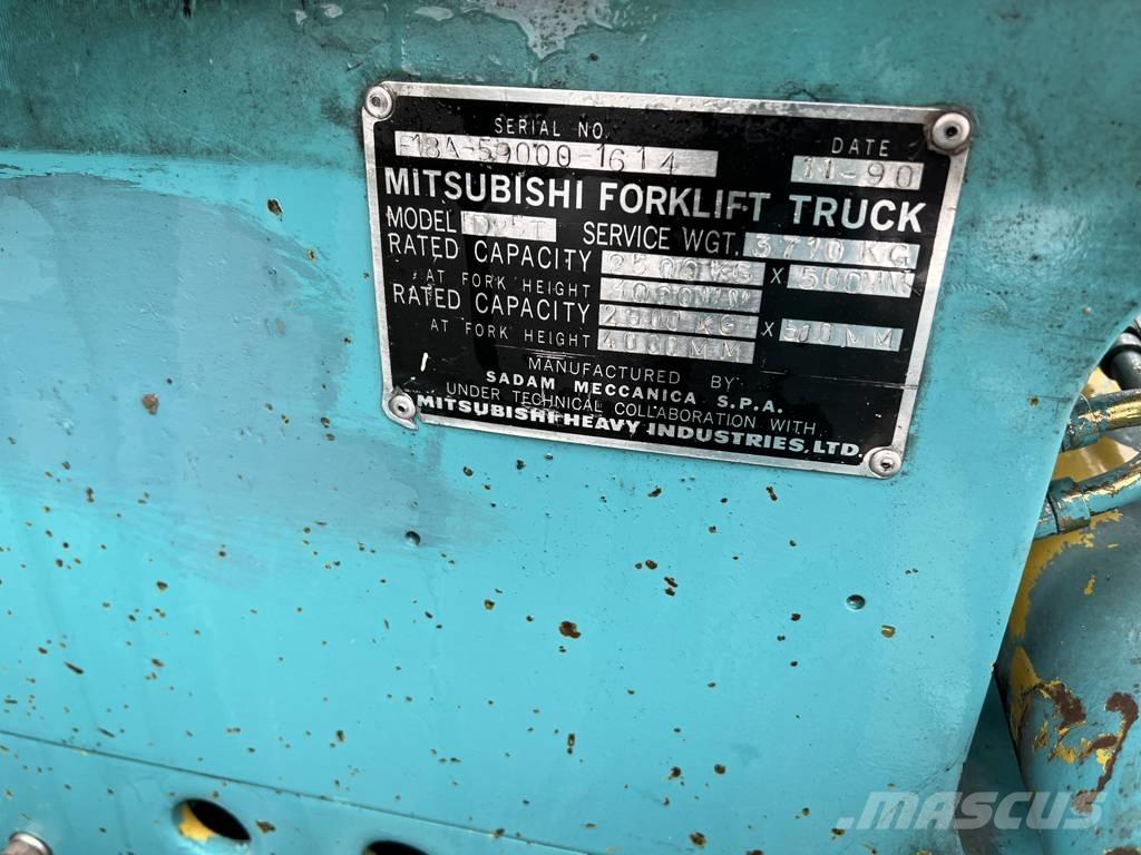 Mitsubishi FD 25T Diesel trucks