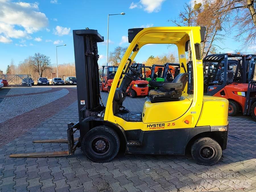Hyster H2.5FT Diesel trucks
