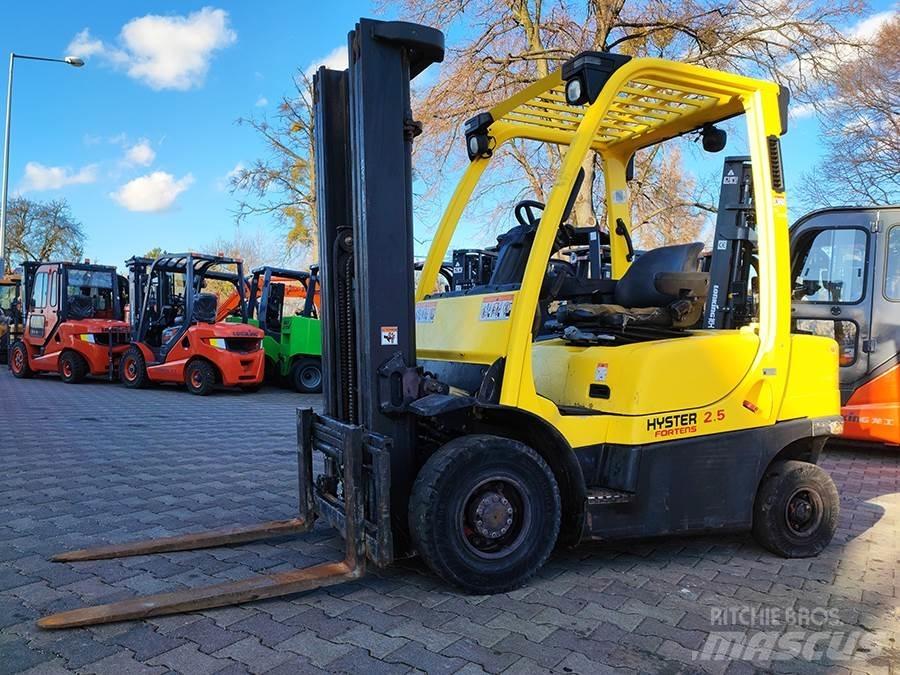 Hyster H2.5FT Diesel trucks