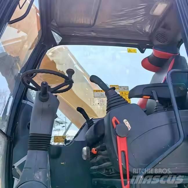 Hyundai 210WVS Wheeled excavators