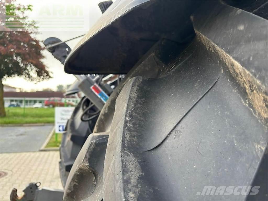 Valtra q265 Tractors