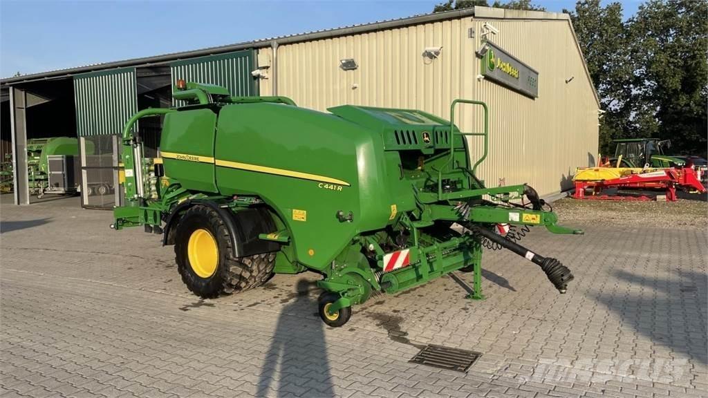 John Deere C441R Farm machinery