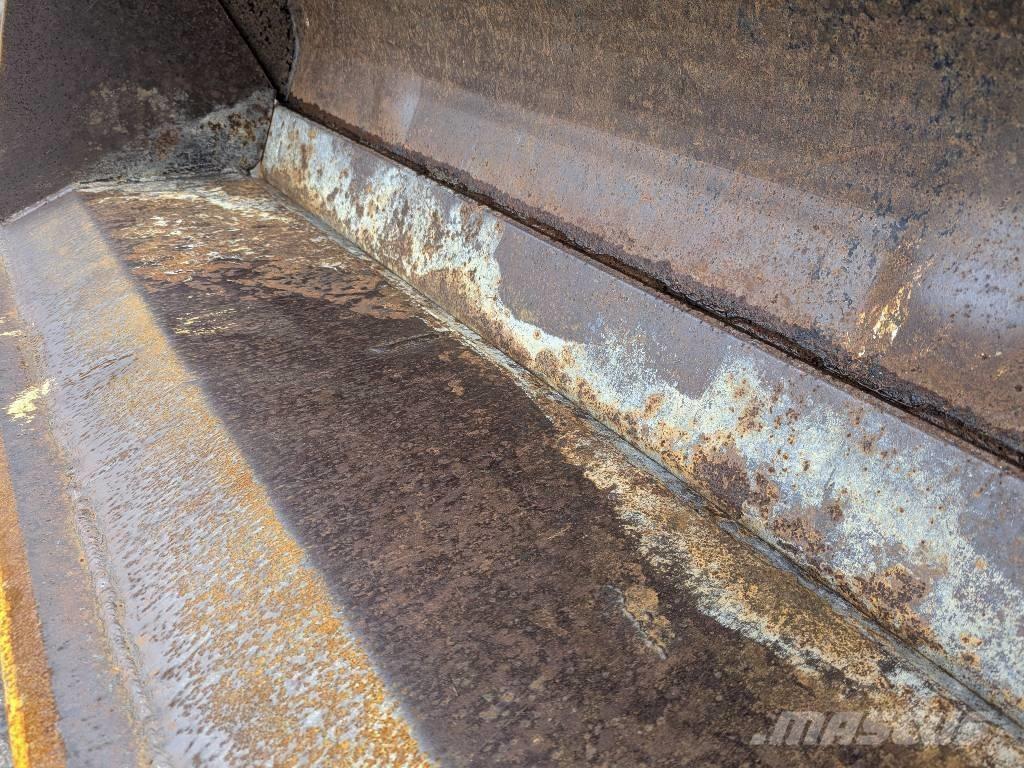  SUTTON 4-IN-1 BUCKET Buckets