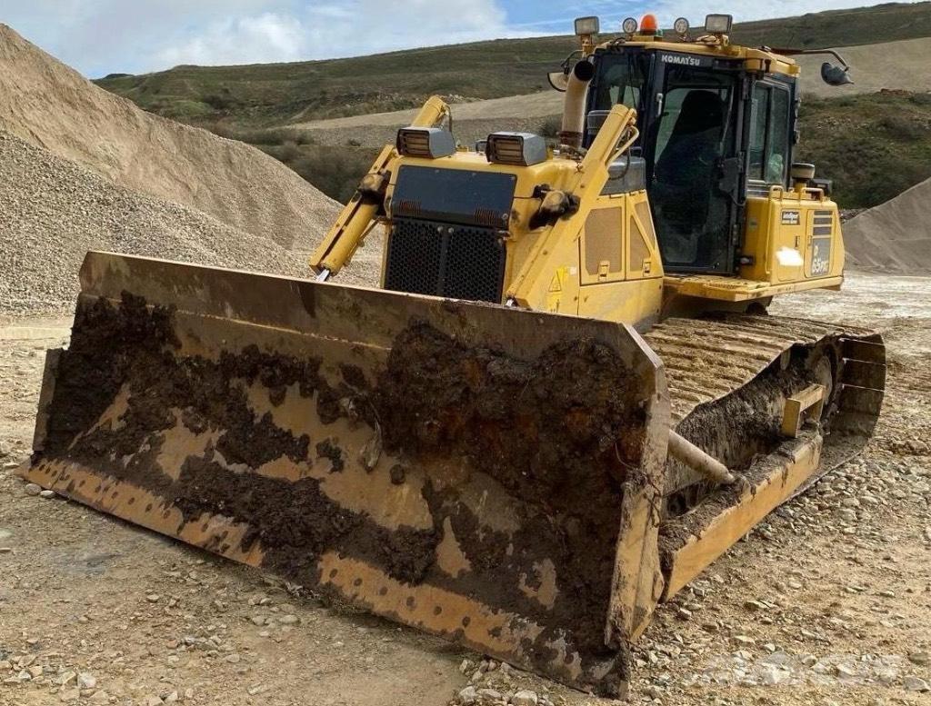Komatsu DX65PXi-18 Crawler dozers