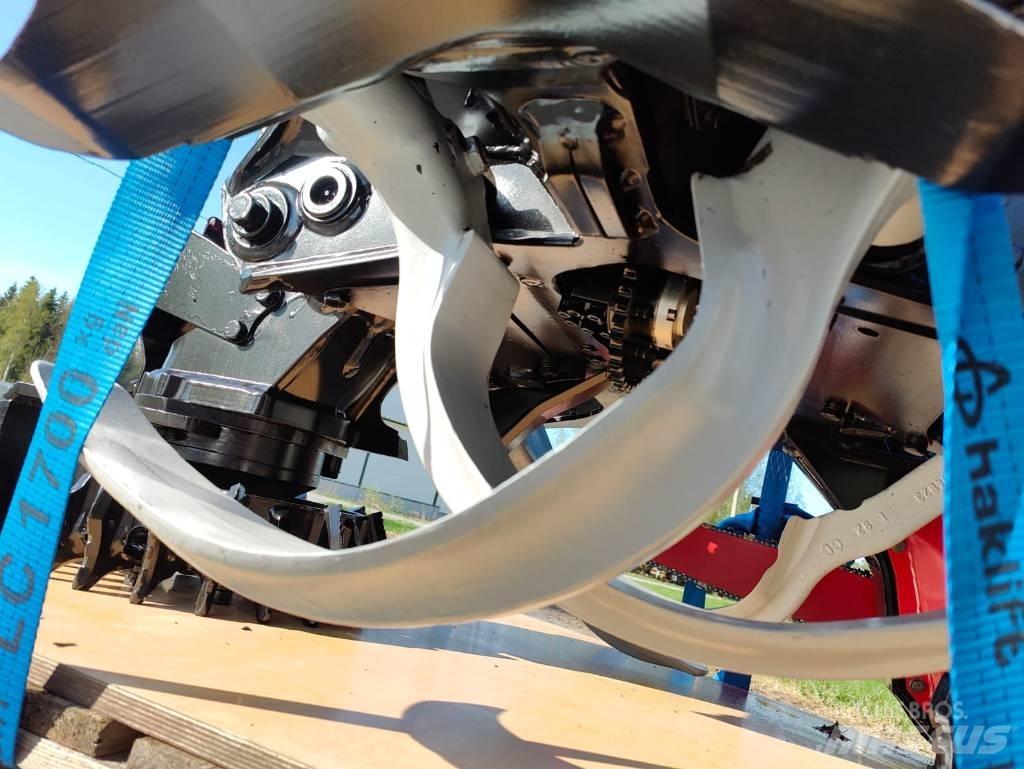 Komatsu C124 Harvester heads