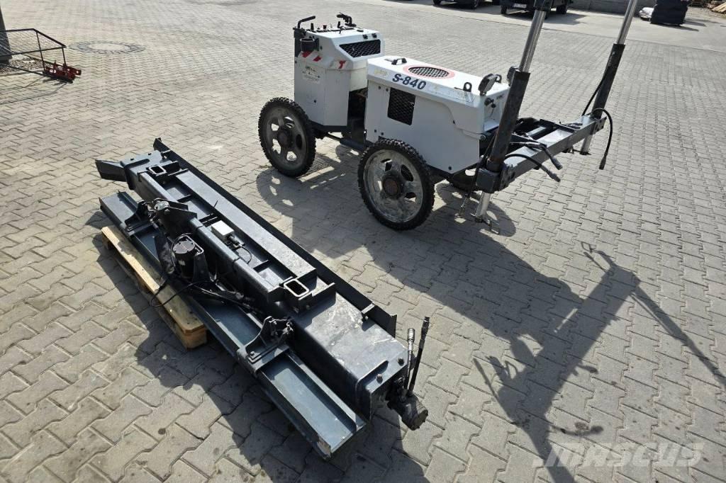 Somero S840 Concrete distribution booms