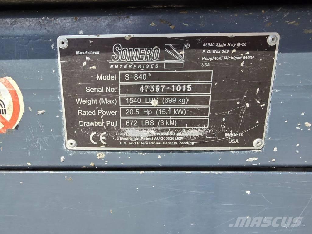 Somero S840 Concrete distribution booms
