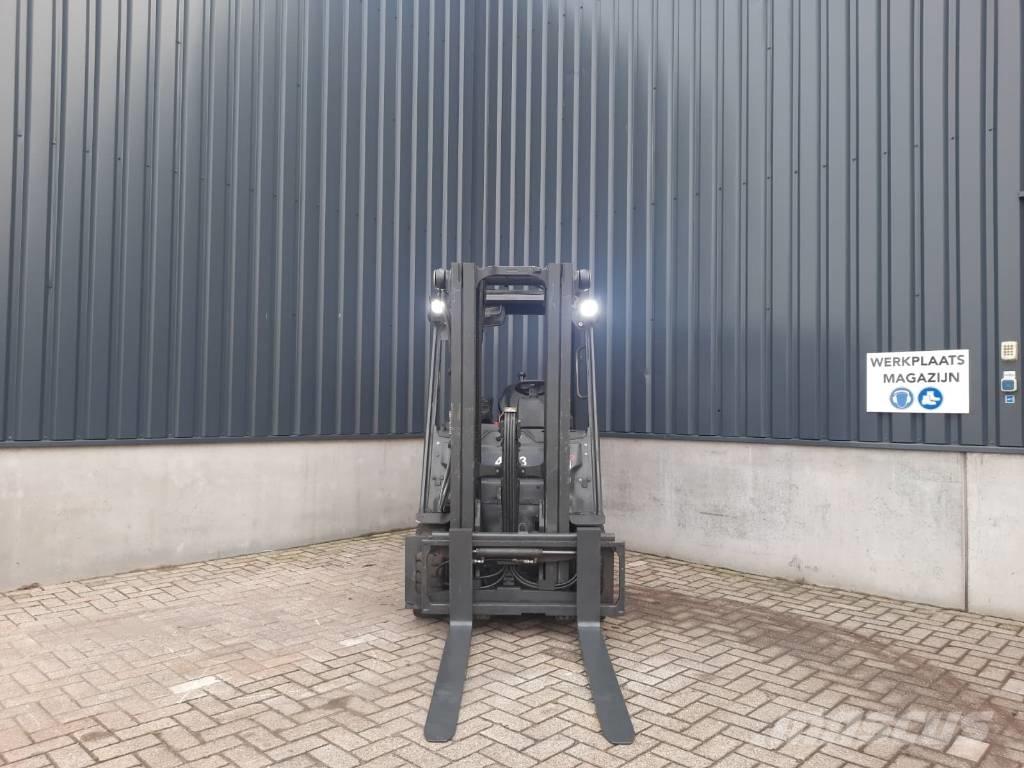 Linde E 30 L Electric forklift trucks