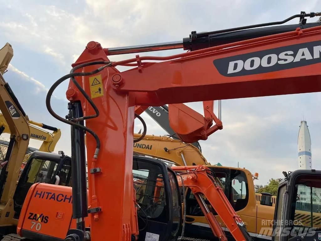 Doosan DX 75 Crawler excavators