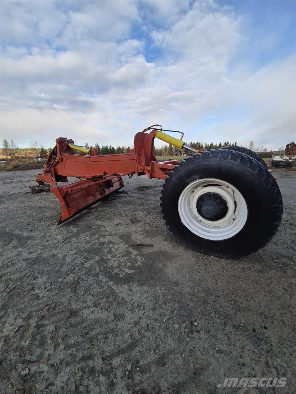  Peltolana omateko Road drags