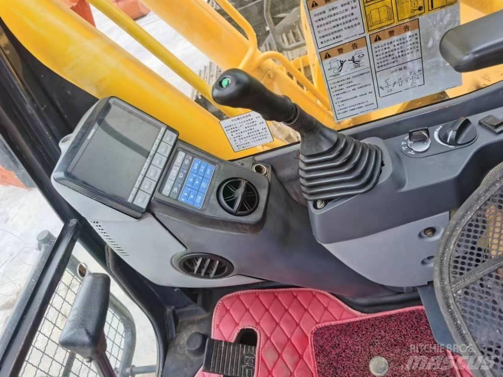 Komatsu PC 200-8 Crawler excavators