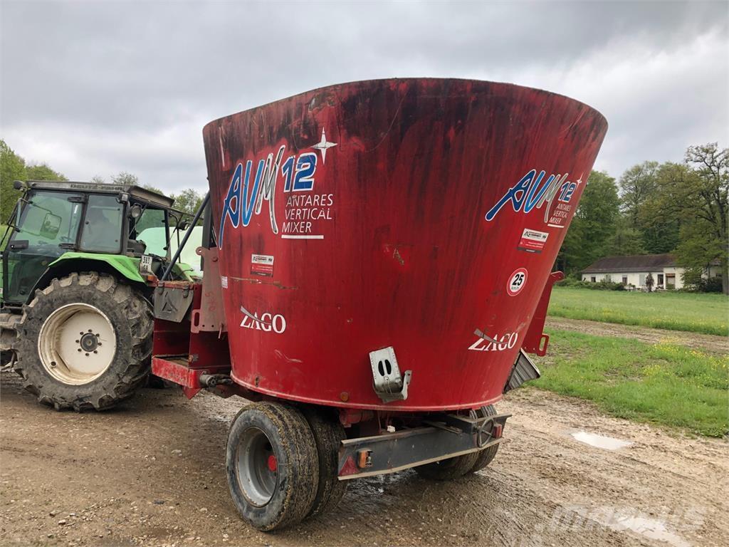 Vicon AVM 12 Feeders