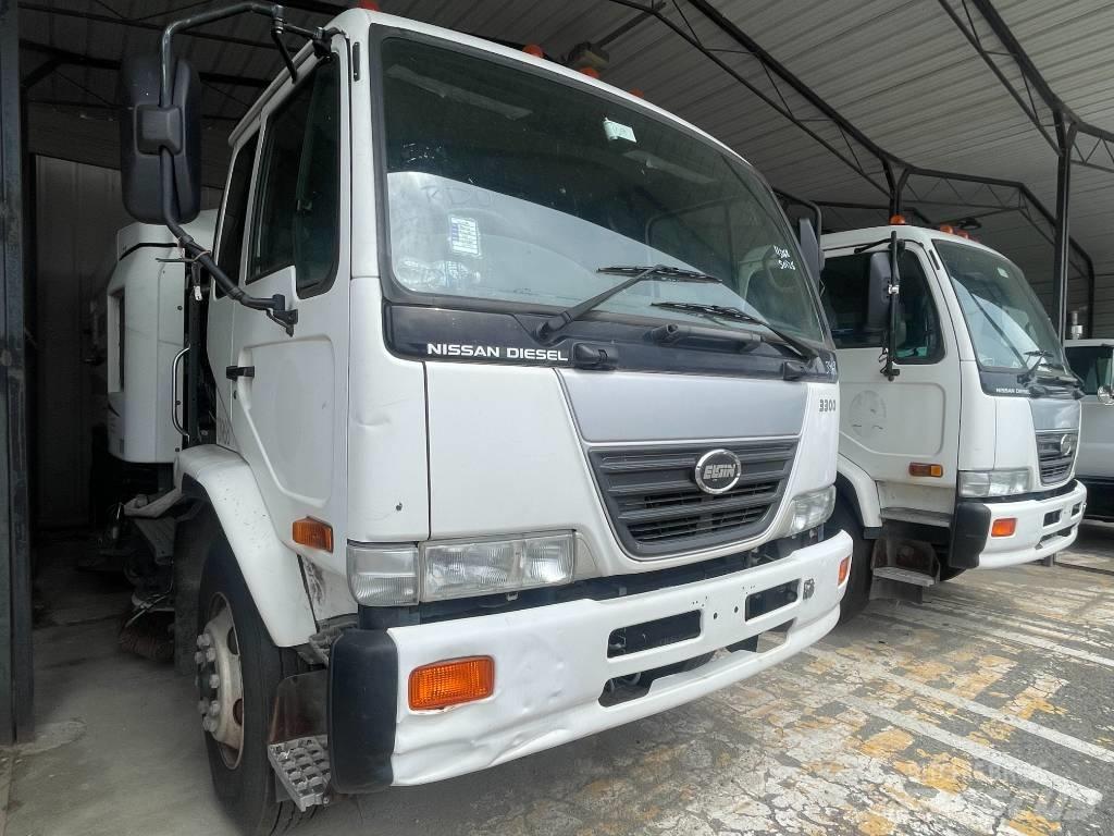 UD 3300 Sweeper trucks