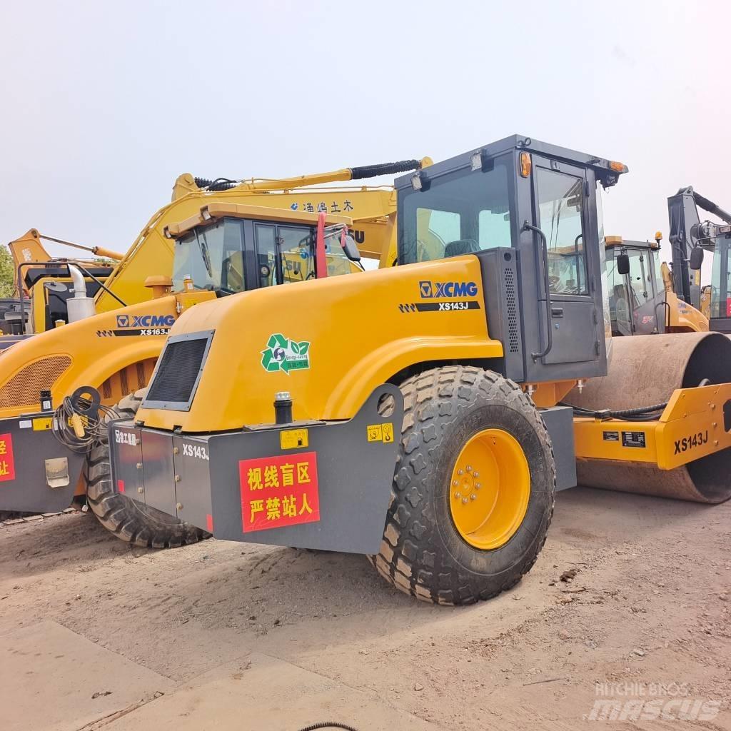 XCMG XS 142 J Twin drum rollers