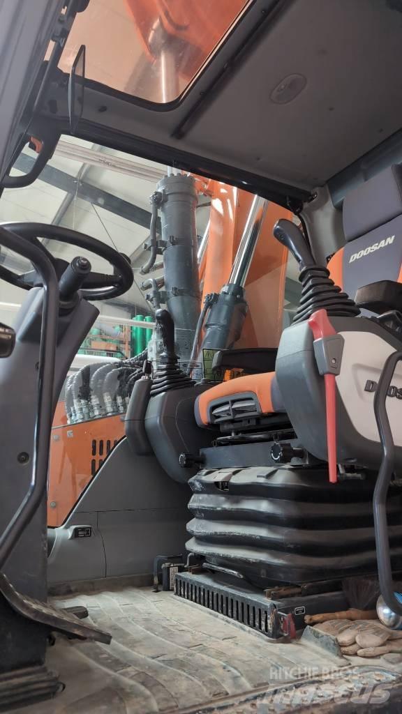 Doosan DX 165 W Wheeled excavators
