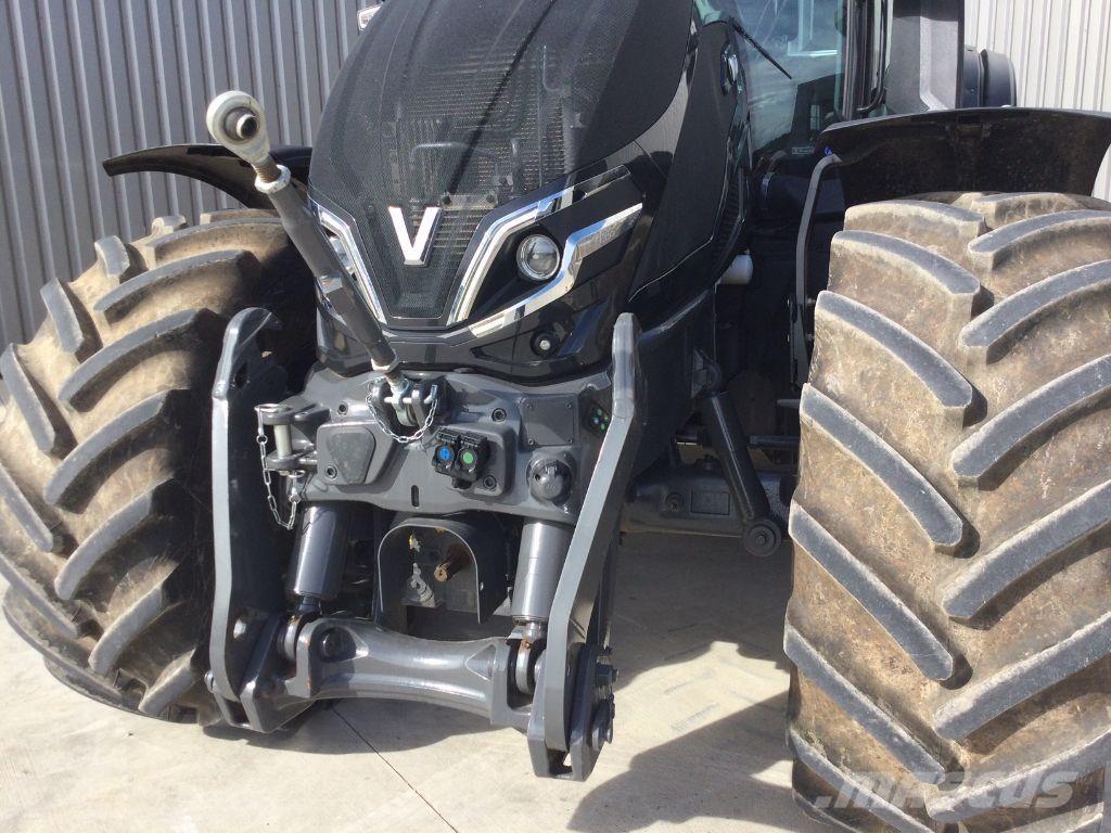 Valtra Q265 Tractors