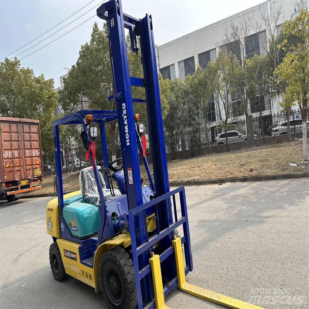 Komatsu FD30-14 Diesel trucks