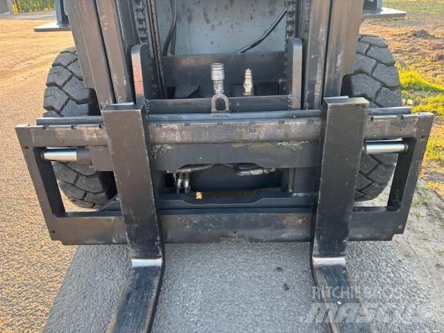 Doosan G 25 G LPG trucks