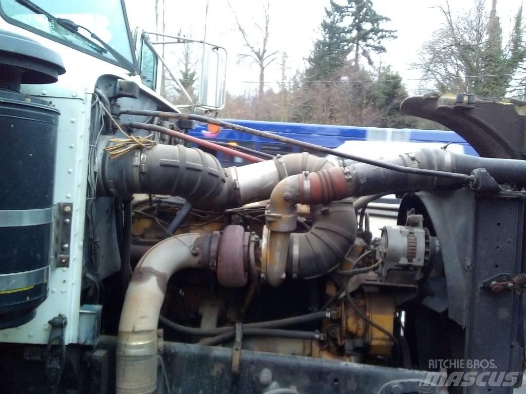 Peterbilt 377 Prime Movers