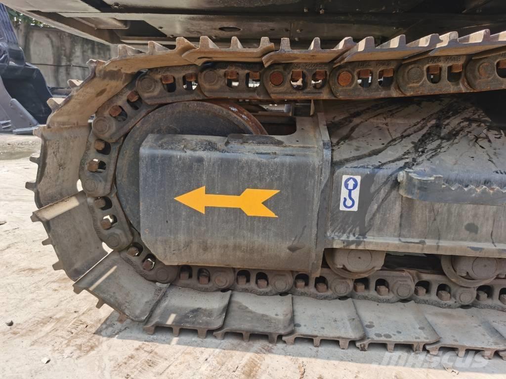 Volvo EC 220 Crawler excavators