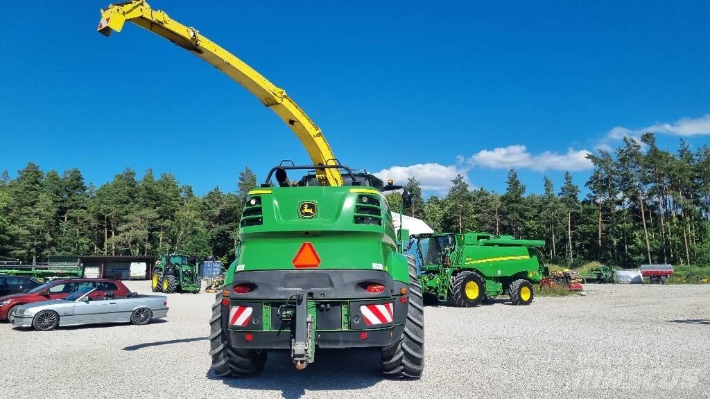 John Deere 8700i Forage harvesters