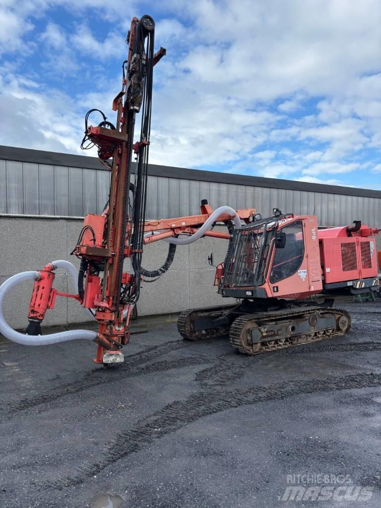 Sandvik DQ 500 Surface drill rigs