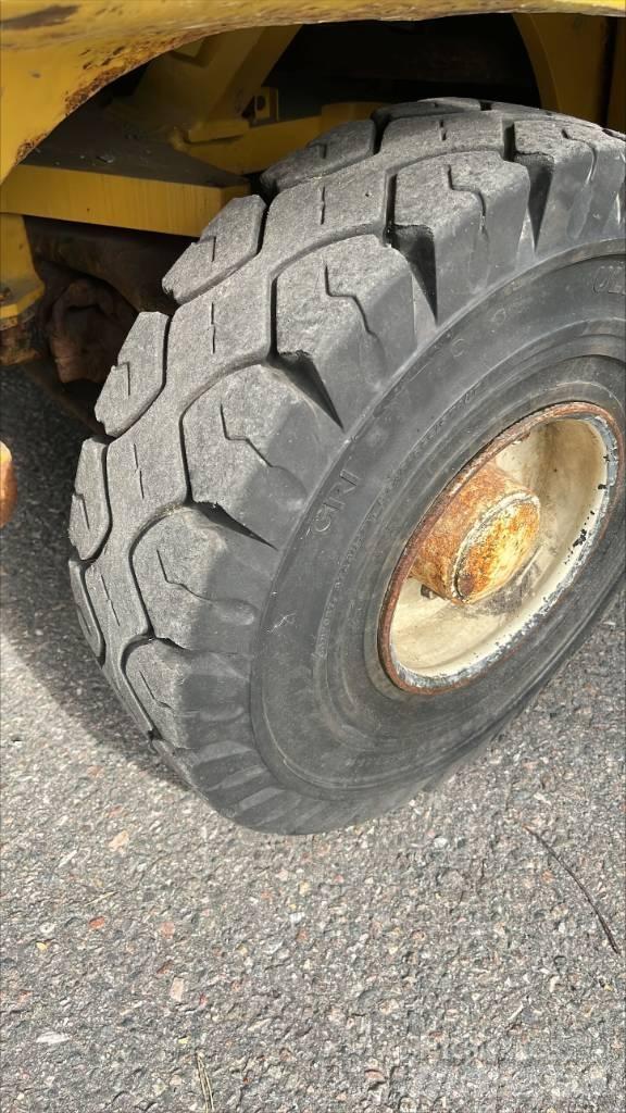 Yale GDP30VX Diesel trucks