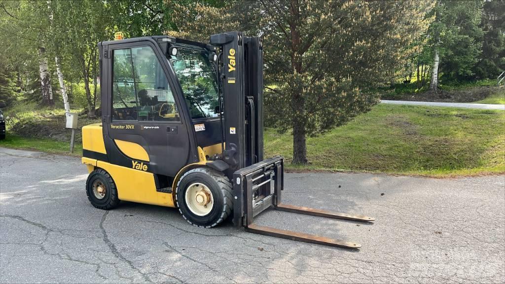 Yale GDP30VX Diesel trucks