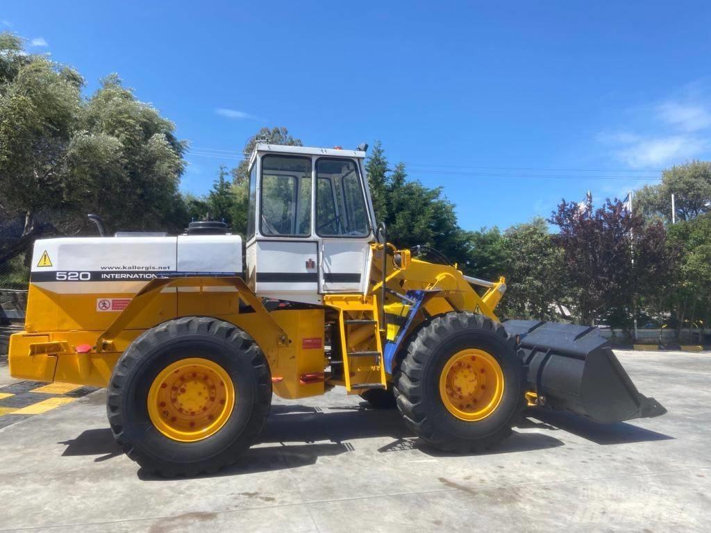 International 520A Wheel loaders