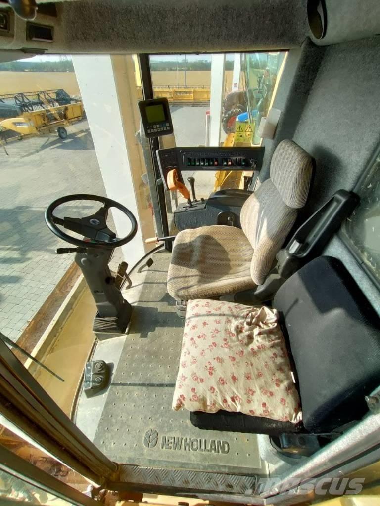New Holland TF 76 Combine harvesters