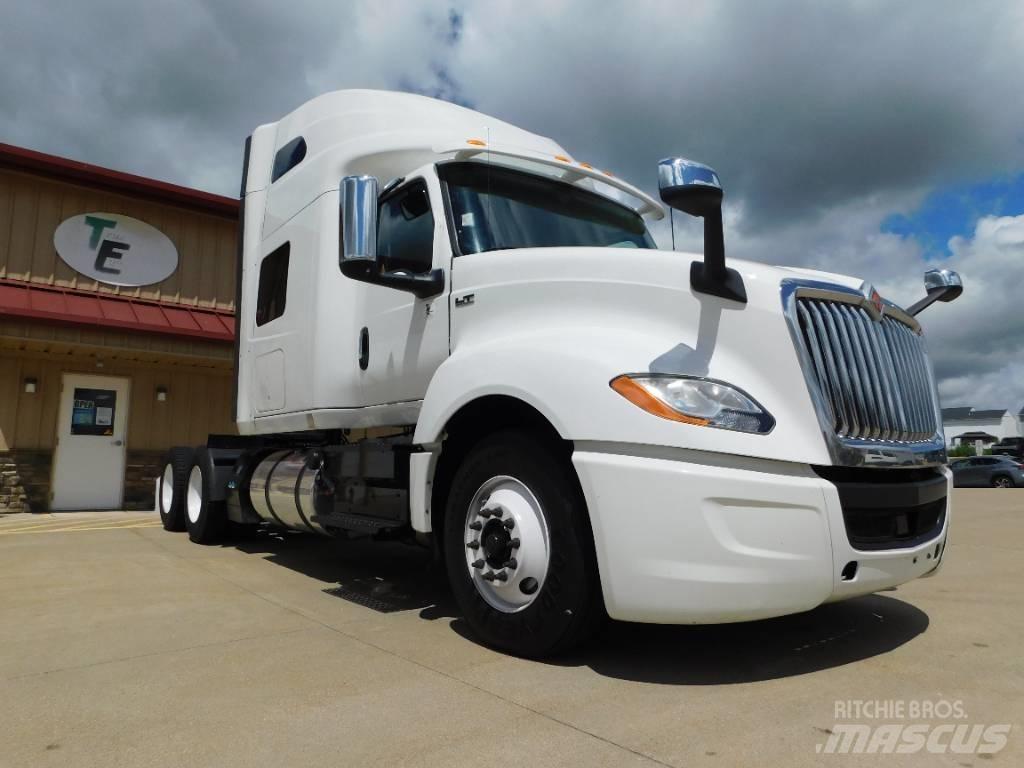 International LT 625 Prime Movers