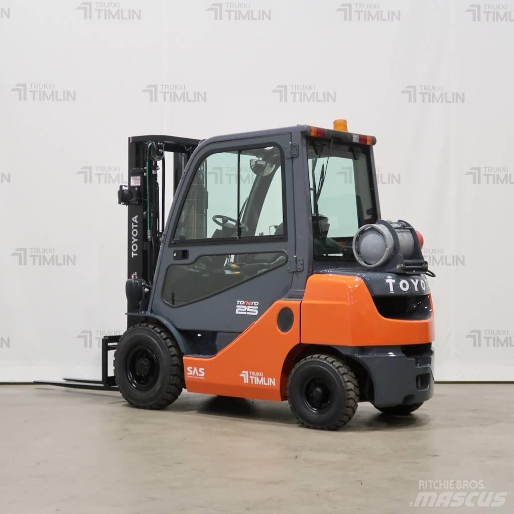 Toyota 02-8FGF25 LPG trucks