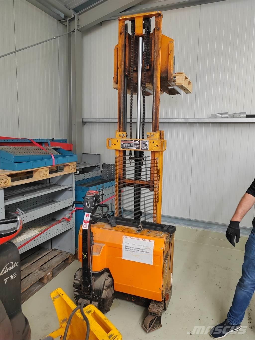 OM CT 13 Self propelled stackers