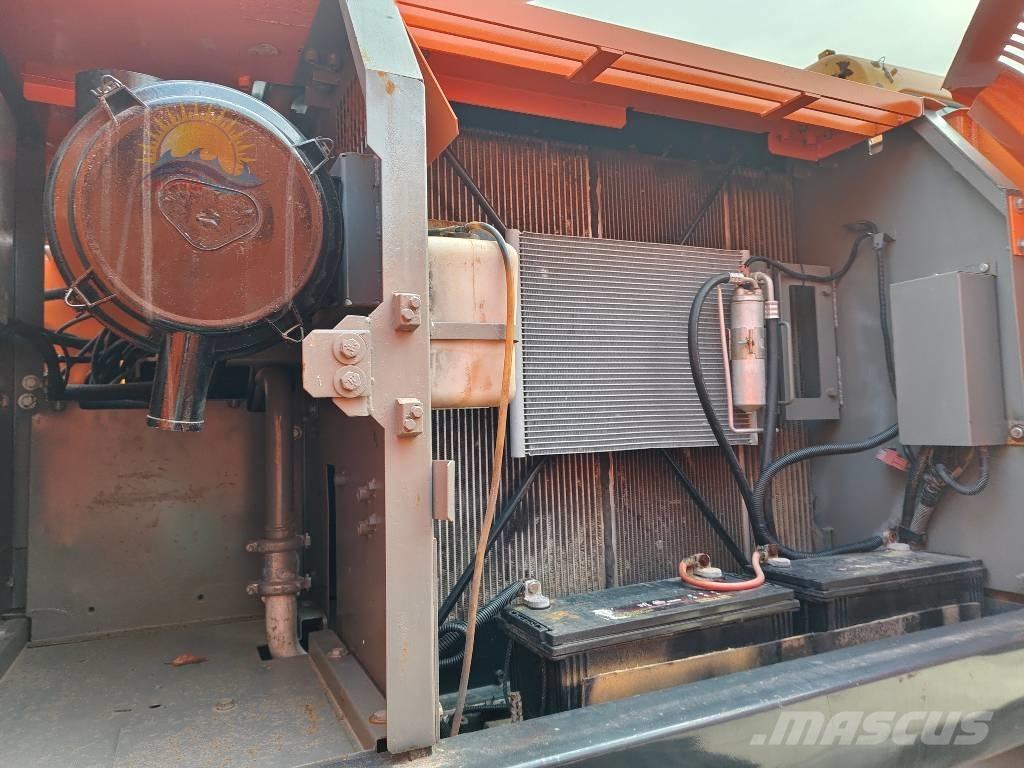 Hitachi ZX 210 Crawler excavators