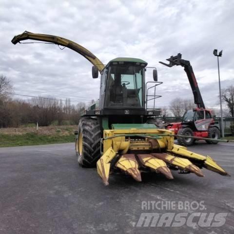 John Deere 6610 Forage harvesters