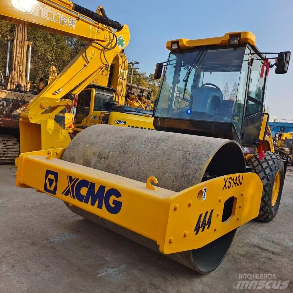 XCMG XS143J Single drum rollers