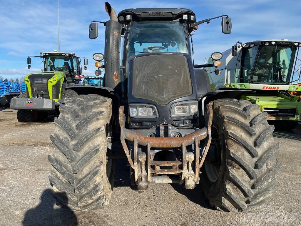 Valtra S 233 Tractors