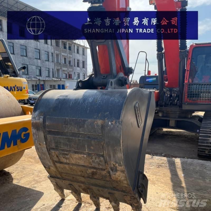Doosan DX 225 Crawler excavators