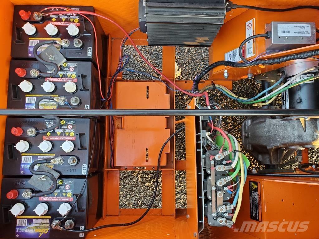 Taylor-Dunn SC090 Tow truck