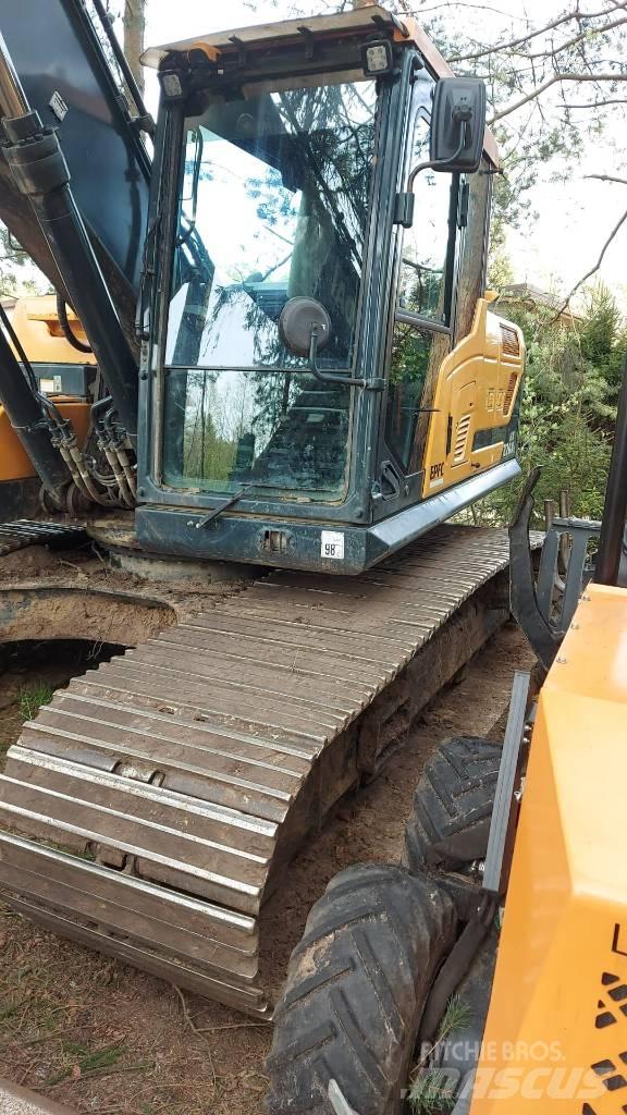 Hyundai HX220AL Crawler excavators