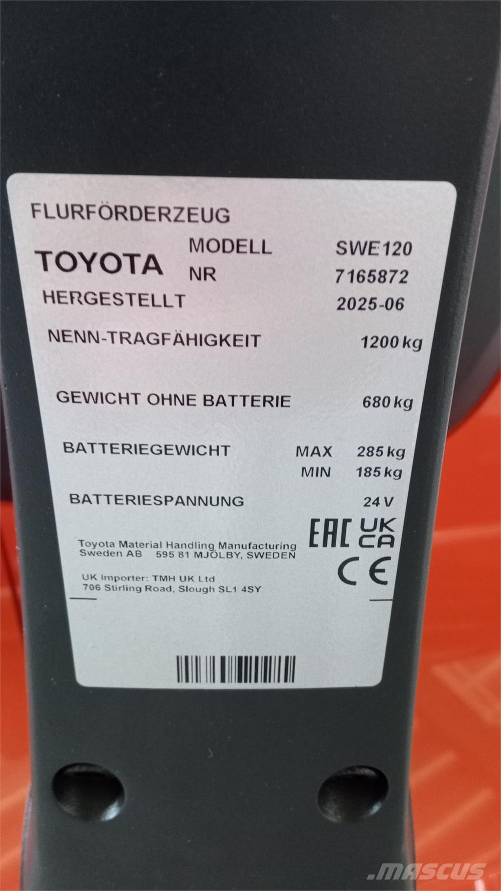 Toyota SWE120 Self propelled stackers