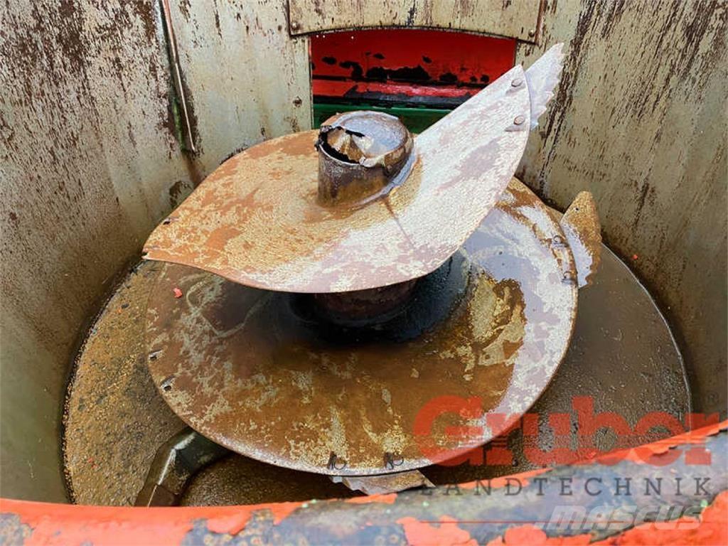 Kuhn EVV 181 Feed mixer