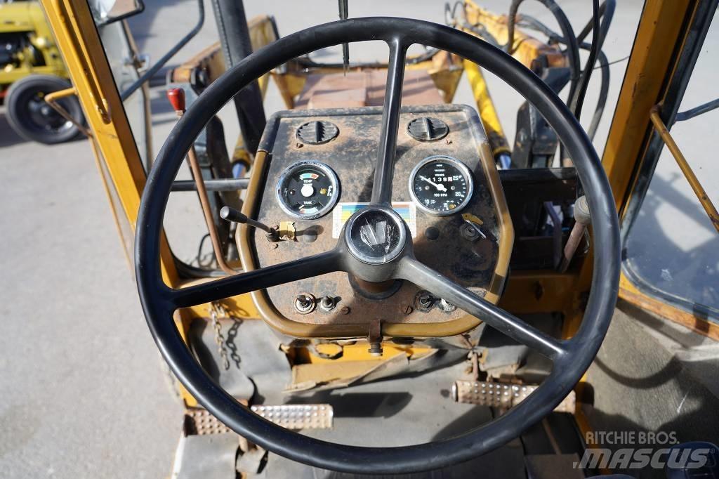 Valmet 502 Tractors
