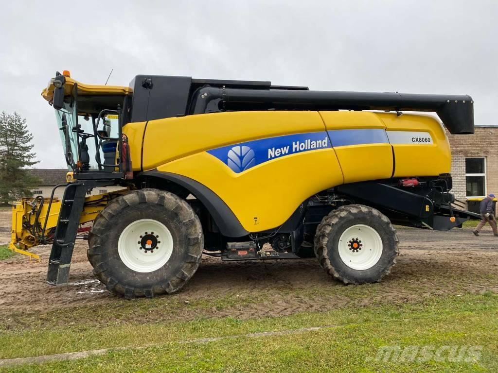 New Holland CX 8060 Combine harvesters