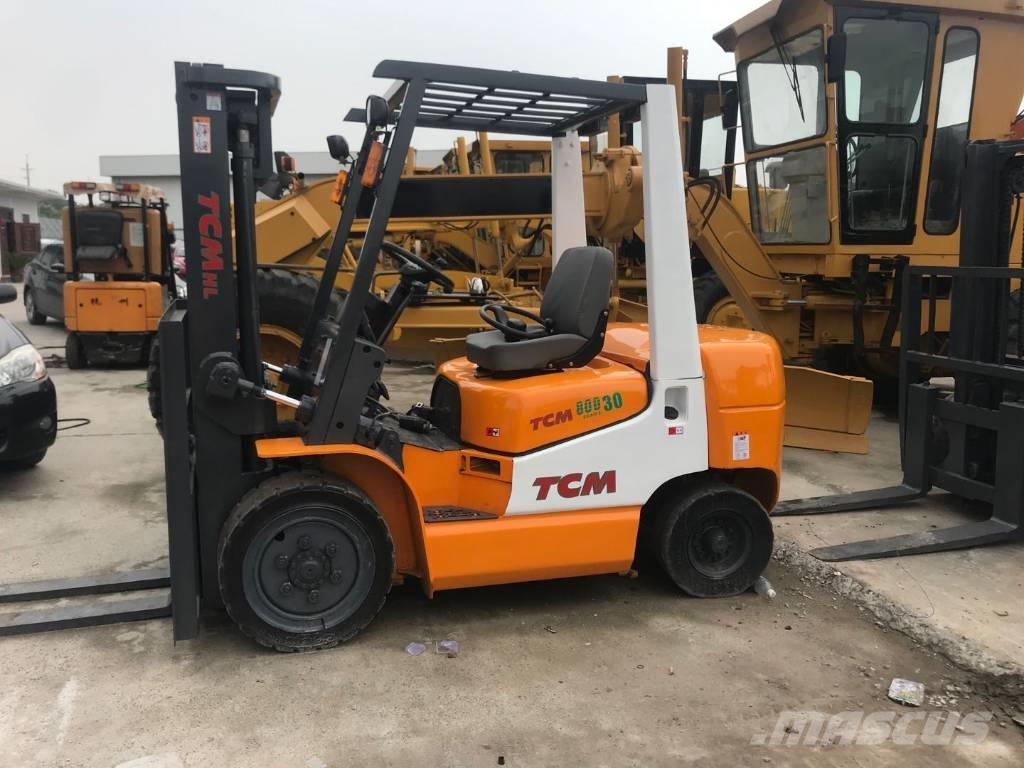 TCM FD 30 Diesel trucks