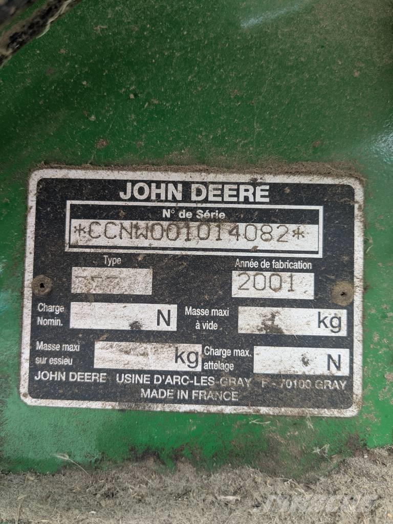 John Deere 575 Round balers